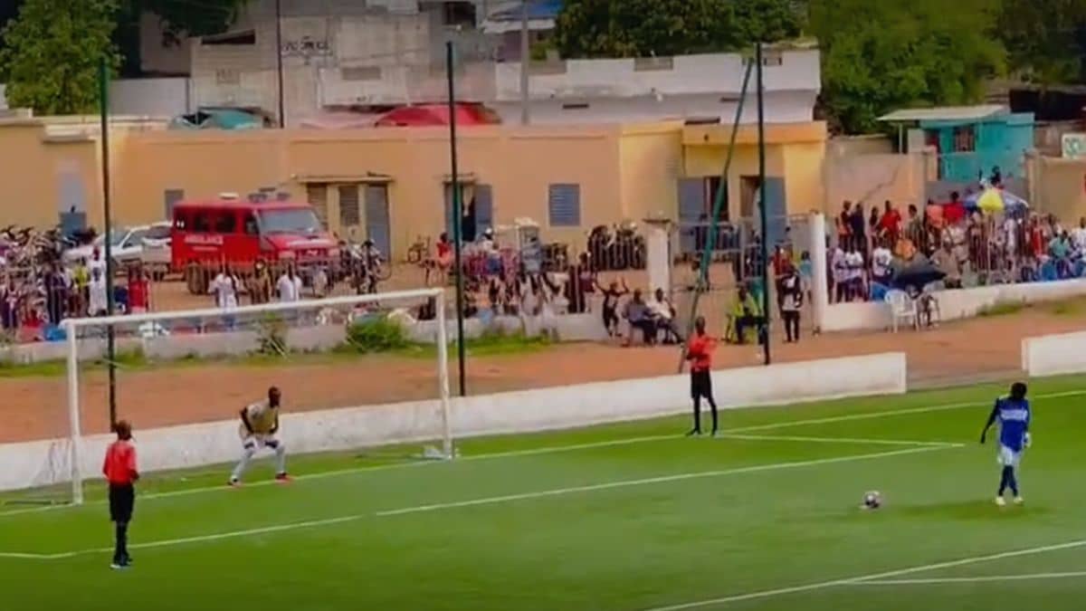 C'est le penalty le plus étrange de toute l'histoire du football (Vidéo) !