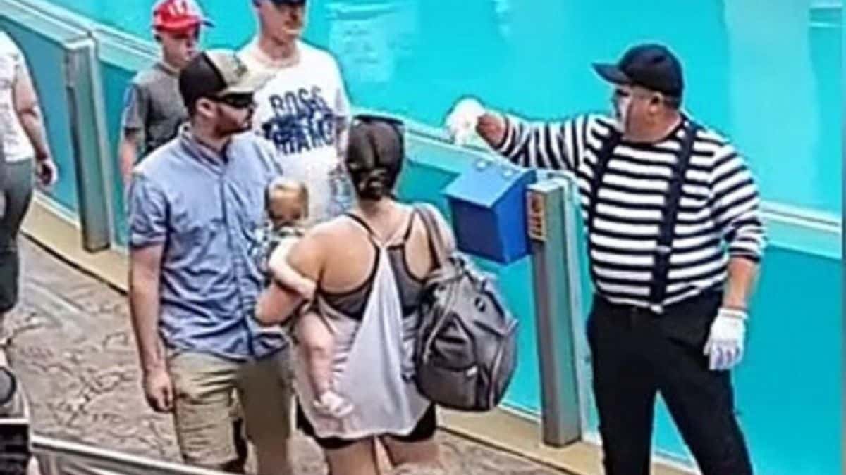 Un mime donne une leçon à un papa mal éduqué (Vidéo) !