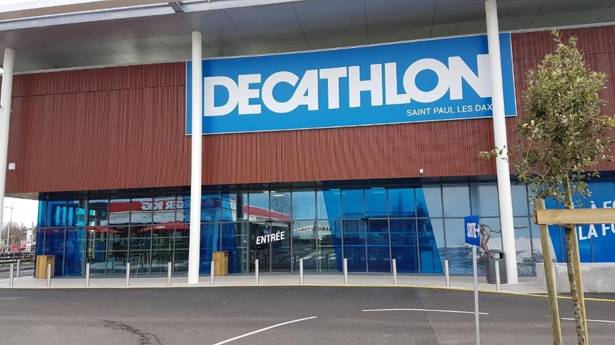 Decathlon frappe fort avec le legging effet push up sans couture