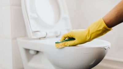 La meilleure astuce de grand-mère pour éliminer toutes les traces et le calcaire dans les toilettes