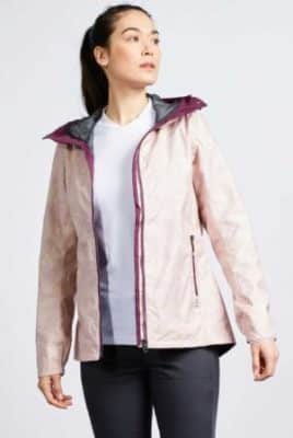 Decathlon-fait-un-enorme-carton-avec-sa-veste-coupe-vent-a-moins-de-24-euros-301x450