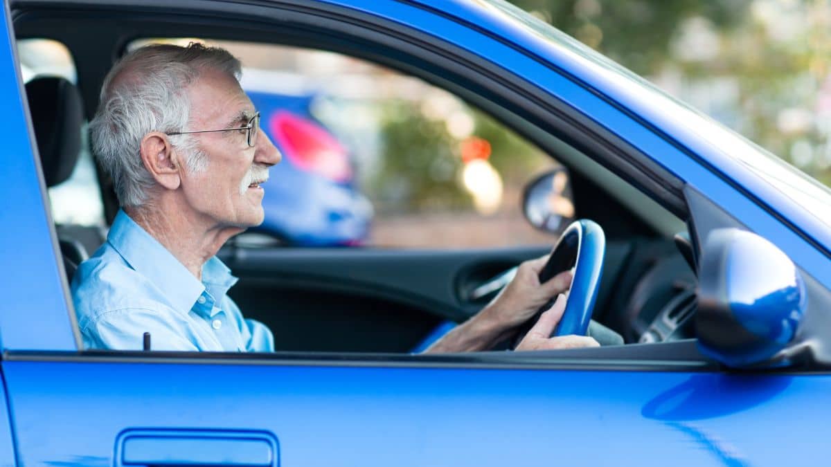 Permis de conduire les seniors doivent-ils arrêter de prendre le volant après un certain âge