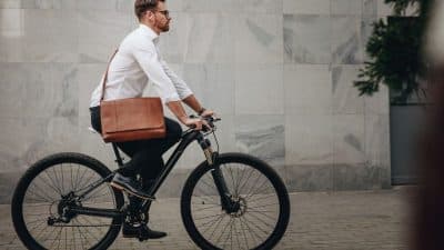 Cette règle peu connu à respecter si vous roulez en vélo pour éviter une lourde amende