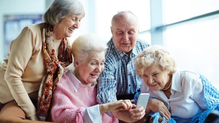 7 cartes de réduction que devraient avoir tous les seniors pour faire de grosses économies en 2025