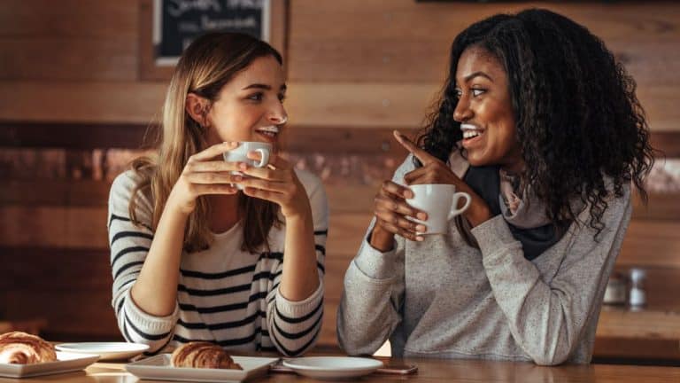 La bonne façon de boire du café pour rester en forme toute la journée