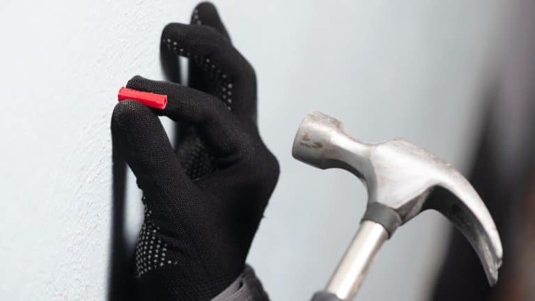 L’astuce imparable pour choisir les bonnes chevilles selon chaque mur