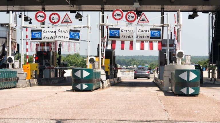 Mauvaise nouvelle pour tous les automobilistes, cette nouvelle taxe va faire exploser les prix aux péages