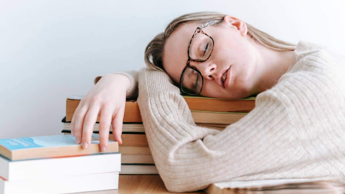 5 raisons qui expliquent pourquoi vous êtes épuisés le matin même quand vous dormez bien