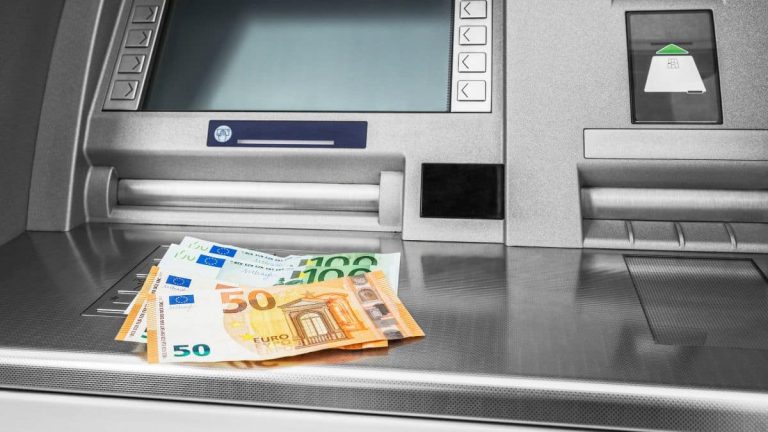 Adieu les distributeurs de billets, ils vont disparaitre et voici ce qui devrait bientôt les remplacer