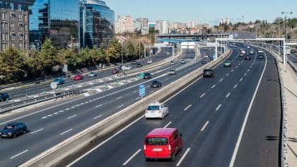 Automobilistes: 4 astuces pour repérer les voitures radars privées et ne plus se faire flasher
