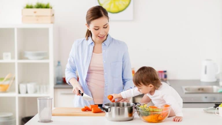 Ces astuces géniales pour doubler votre espace de rangement dans votre petite cuisine et sans faire de travaux