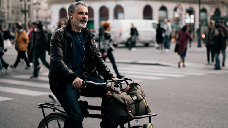 Cet accessoire très utilisé est désormais interdit à tous les cyclistes en France, attention à la grosse amende