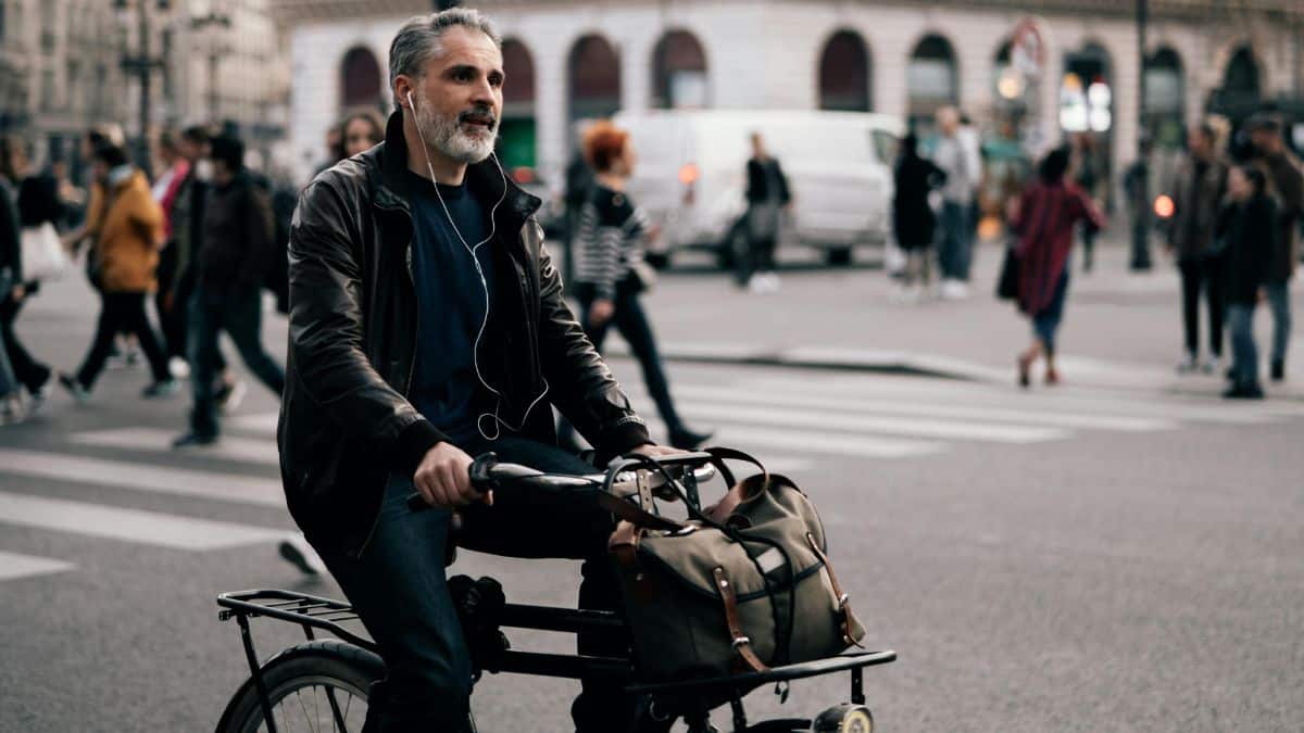 Cet accessoire très utilisé est désormais interdit à tous les cyclistes en France, attention à la grosse amende