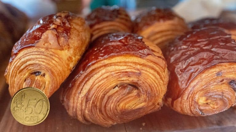 Cette boulangerie vend des pains au chocolat à seulement 50 centimes grâce à cette technique