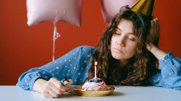 Cette nouvelle arnaque à la fête d’anniversaire explose et peut piéger n’importe qui, faites très attention