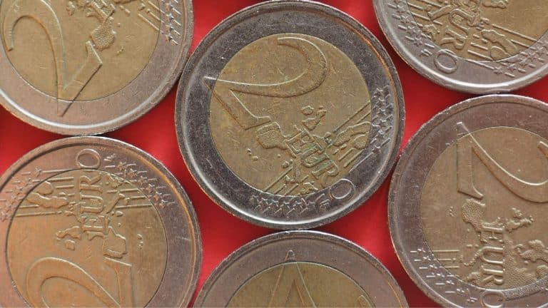 Cette pièce de 2 euros peut se revendre jusqu'à 2 500 euros et vous l'avez sûrement