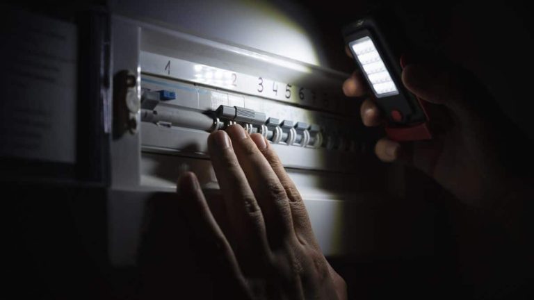 Compteur Linky : des coupures d'électricité à prévoir cet été ?