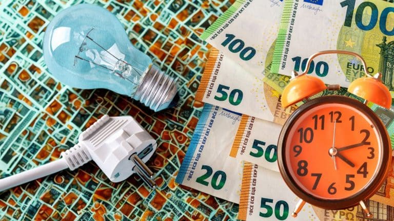 Électricité: bonne nouvelle il y aura plus d’heures creuses en journée pour faire tourner sa machine et faire réduire sa facture