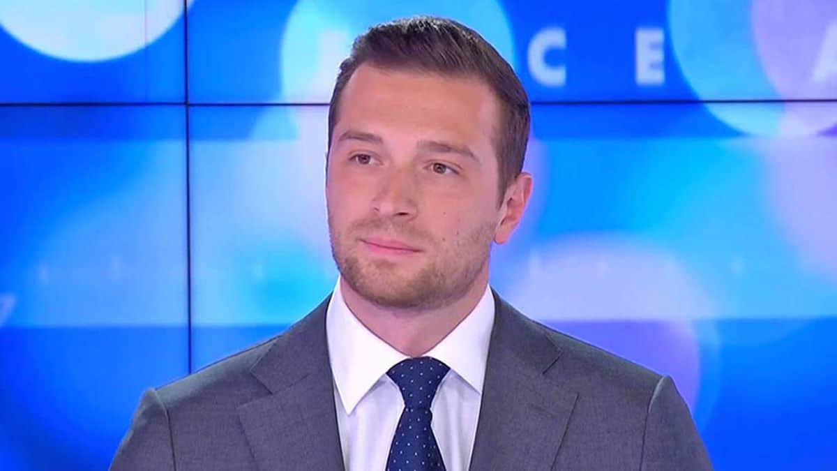 Jordan Bardella: personne ne l'avait vu comme ça face à Karine Le Marchand