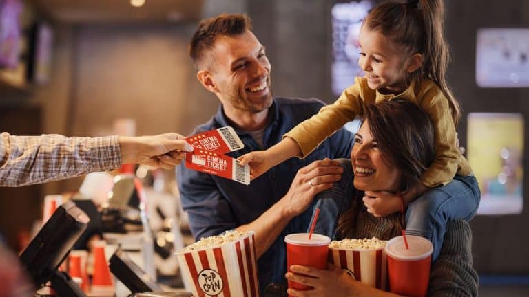 Les meilleures astuces pour payer beaucoup moins cher sa place de cinéma