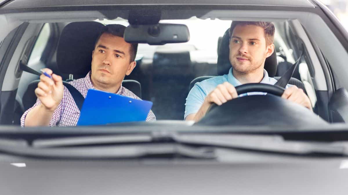Permis de conduire: des heures de conduite en plus pour tous les candidats à l’examen ?