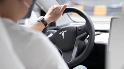 Tesla au plus mal et accusé de manipuler le compteur kilométrique de ses voitures