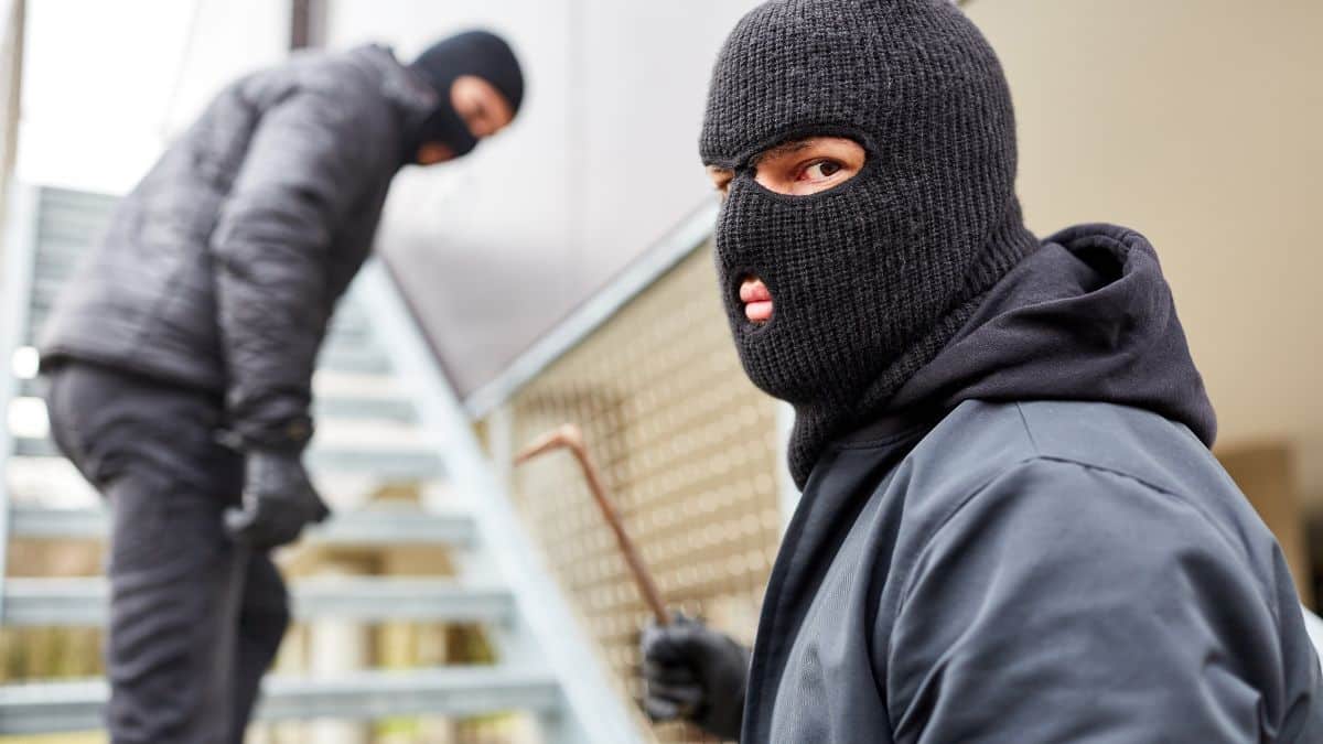 La technique du verre d’eau pour détecter les intrusions chez vous et éviter les cambriolages