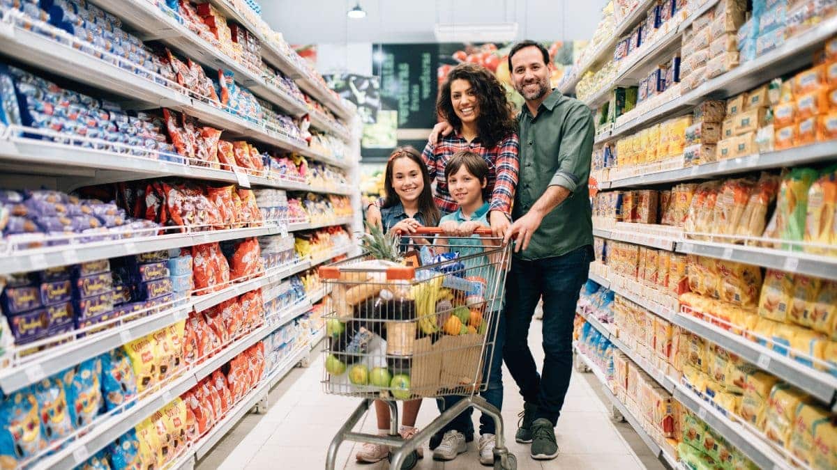 Leclerc, Intermarché, Lidl... : cette grande enseigne est la préférée des Français pour faire des économies sur leurs courses