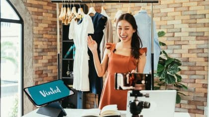 Les meilleures astuces de cette influenceuse pour vendre tous ses vêtements rapidement sur Vinted