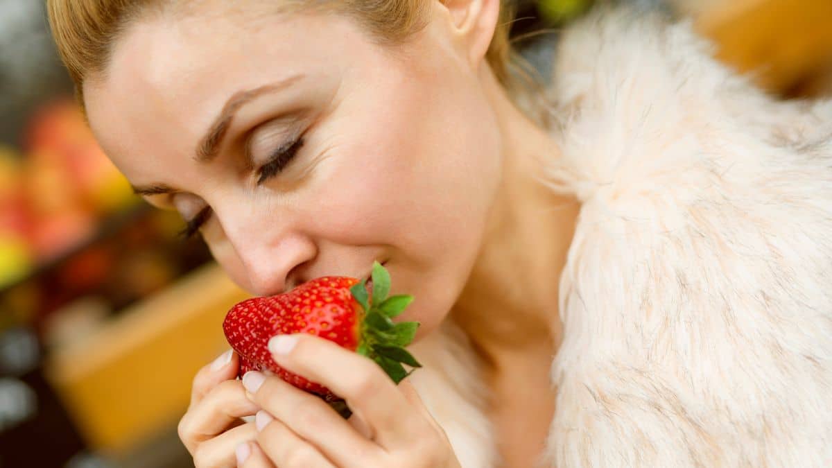 Supermarché: ce détail à vérifier d’urgence lorsque vous achetez des fraises pour savoir si elles sont bien sucrées