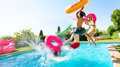 Piscine et plage : les recommandations pour garantir la sécurité des enfants cet été