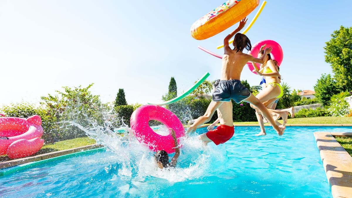 Piscine et plage : les recommandations pour garantir la sécurité des enfants cet été