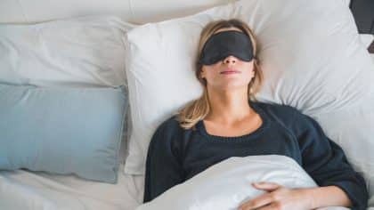 Nuit étouffante, sommeil qui fuit ? 7 astuces imparables pour s’endormir enfin malgré la canicule