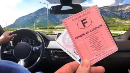 Vous avez le permis français ? Voici pourquoi il est envié partout et ce que ça change pour vos voyages