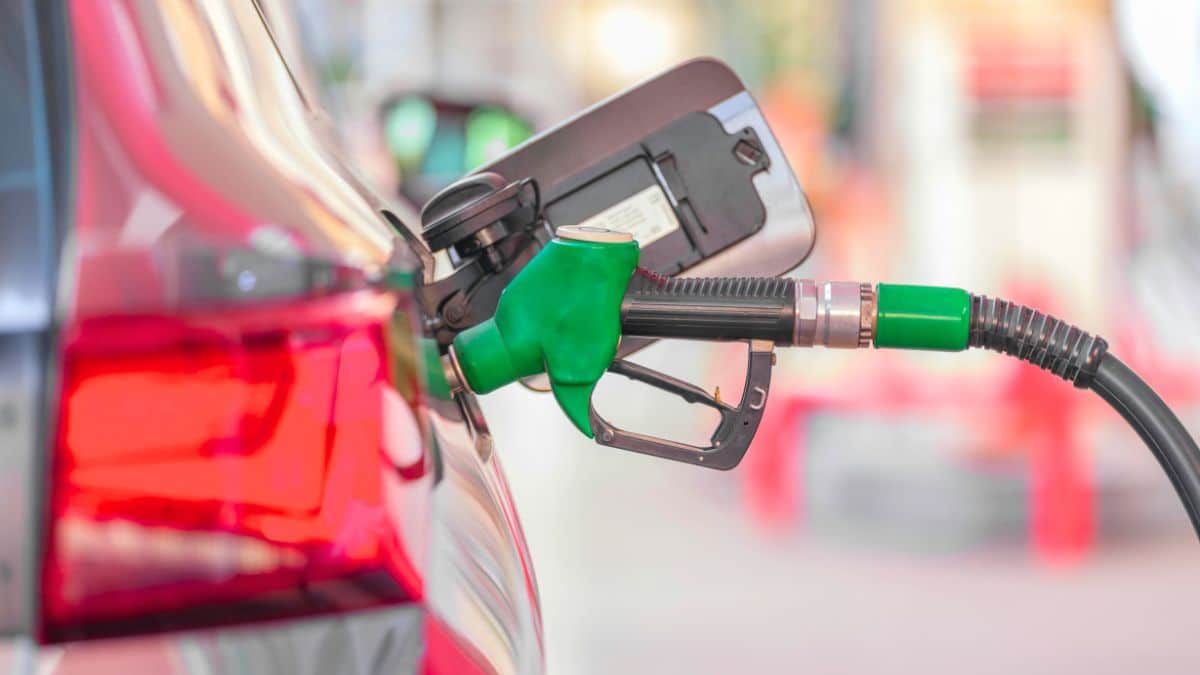 Carburant: +17 centimes par litre en France, la hausse fait redouter une flambée des prix