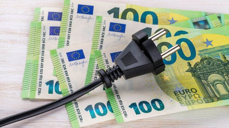 Facture d'électricité: 90 € de moins sans rien changer grâce à une astuce simple qui séduit les Français