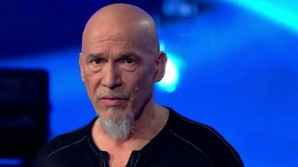 Florent Pagny refuse d’imposer des restrictions à son public en concert, contrairement à de nombreux artistes