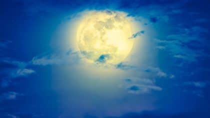 Pleine Lune du 4 décembre: Lune froide très brillante influence les 12 signes astro