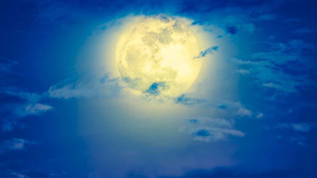 Pleine Lune du 4 décembre: Lune froide très brillante influence les 12 signes astro