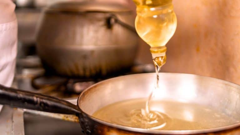 Frying oil: 7 smart garden uses and 4 mistakes that ruin your plants