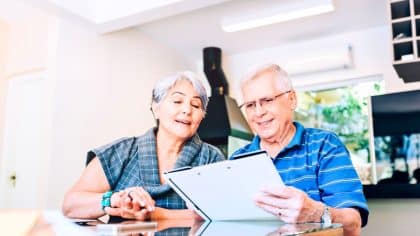 Pension non revalorisée : en 2025 en France, le gel réduit le pouvoir d'achat des retraités et fragilise leur budget