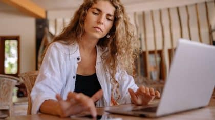 La cour de cassation annule 671 € réclamés par la CAF après l’oubli de démarche de sa compagne