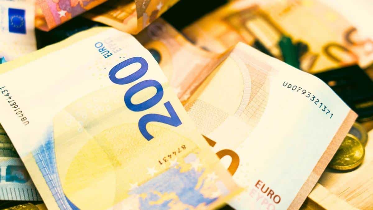 Crédit Agricole lance une offre dédiée aux gendarmes et militaires: tarifs préférentiels et services adaptés