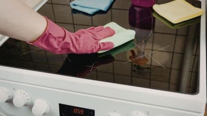 Plaque de cuisson : comment atténuer les rayures et retrouver une surface brillante ?