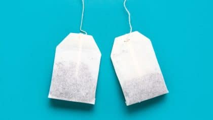 Sachet de thé dans la voiture: il absorbe l’humidité et limite la buée en hiver