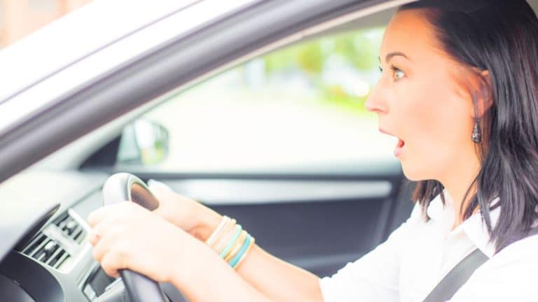 Voiture : un sachet de thé évite la buée et l’amende cet hiver