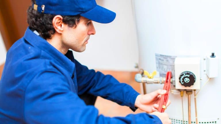 Ballon d'eau chaude : les Français perdent 257 millions d'euros faute de surveillance