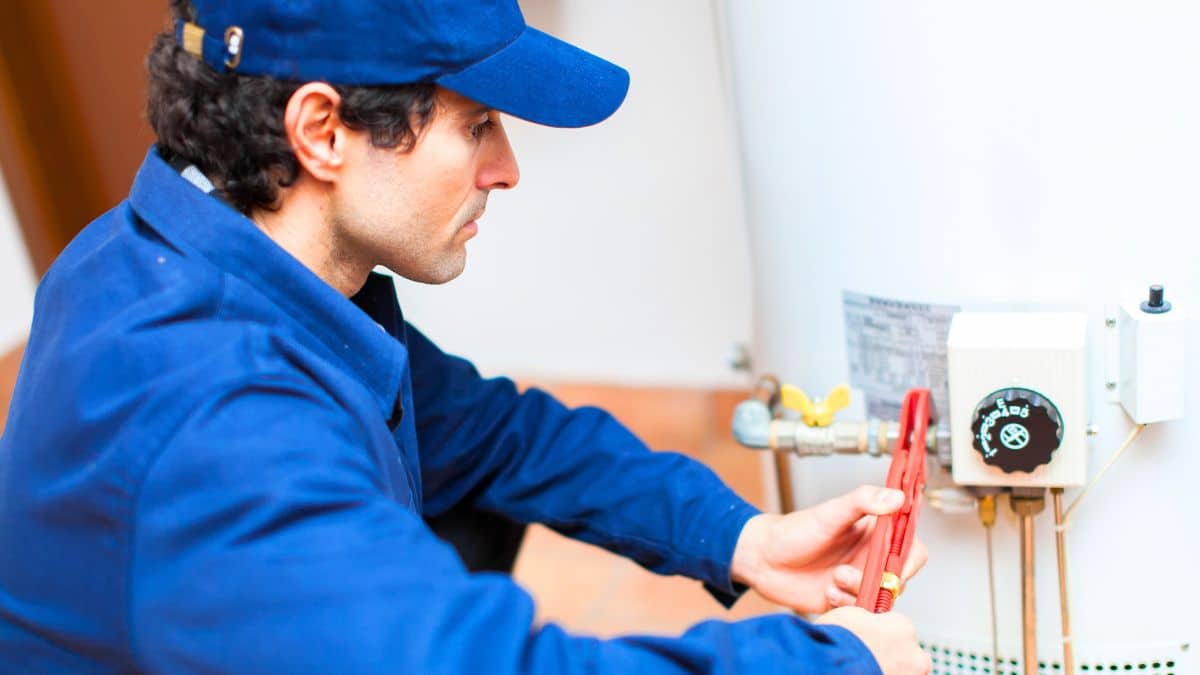 Ballon d'eau chaude : les Français perdent 257 millions d'euros faute de surveillance