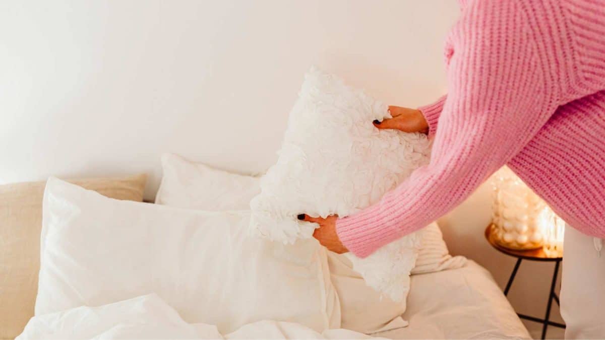 Oreiller en machine: laver un seul oreiller provoque taches jaunes, odeurs et déformations en quelques semaines