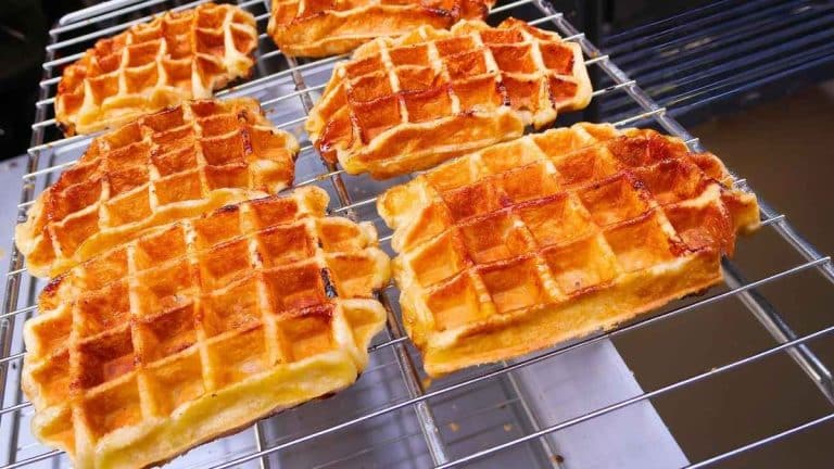 Waffles staying soft: the simple Belgian trick that makes them perfectly crispy every time